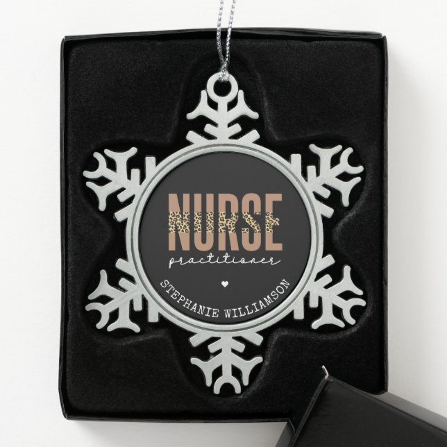 Custom Nurse Practitioner NP cheetah Abschluss Schneeflocken Zinn-Ornament (Box)