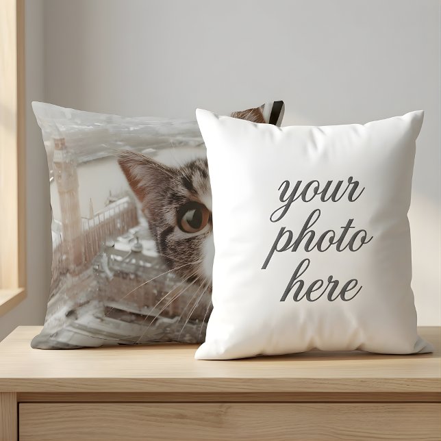 Custom Pet Photo Cat Peeking with London Big  Kissen (Von Creator hochgeladen)
