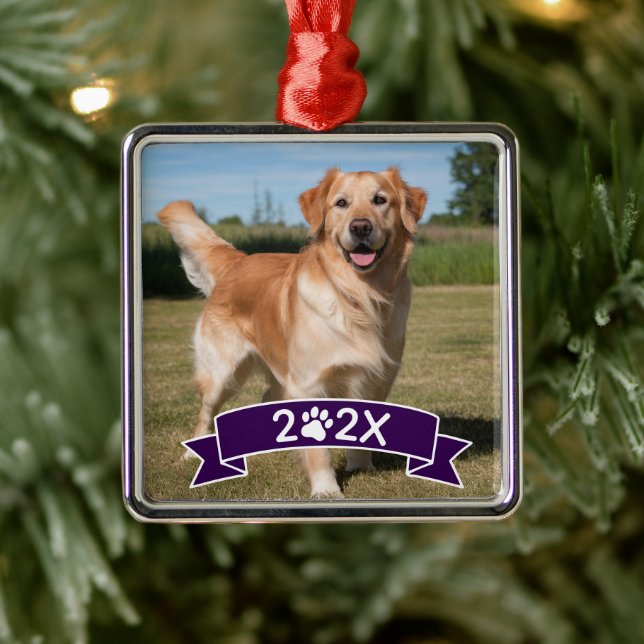 Custom Pet Photo with Year and Paw Ribbon Ornament Aus Metall (Baum)