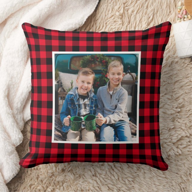 Custom Red and Black Buffalo Kariert Holiday Foto Kissen (Decke)