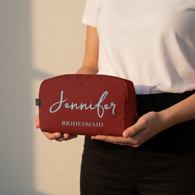Custom Red Bridesmaid Makeup Bag for Bride Squad Waschbeutel (Custom Bridal Makeup Bag – Personalized Gift for Bridesmaids, Bride, or Maid of Honor)