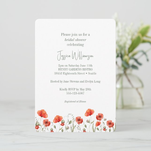 Custom Red Poppy Garden Floral Chic Brautparty Einladung (Stehend Vorderseite)