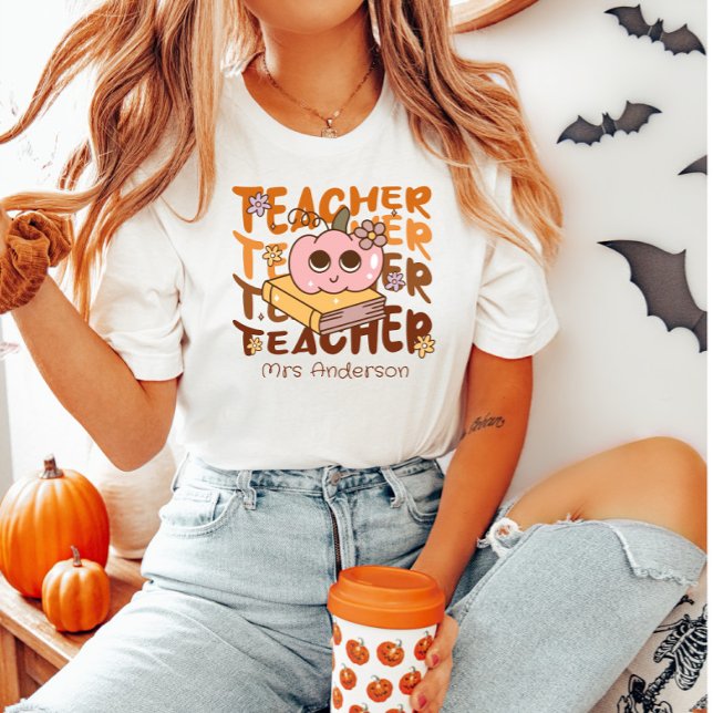 Custom Retro Fall Teacher - Halloween Pumpkin T-Shirt (Von Creator hochgeladen)