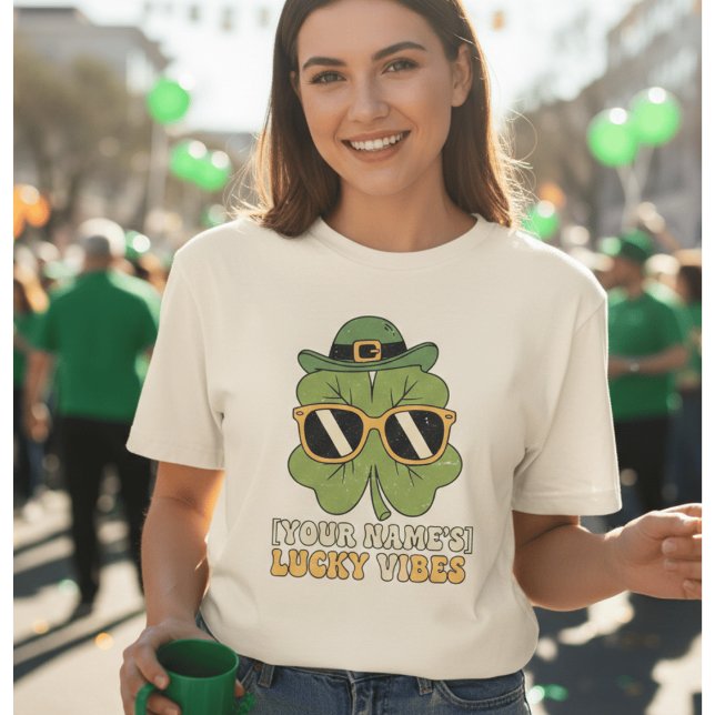 Custom Retro St Patrick's Day T-Shirt | Personaliz (Von Creator hochgeladen)