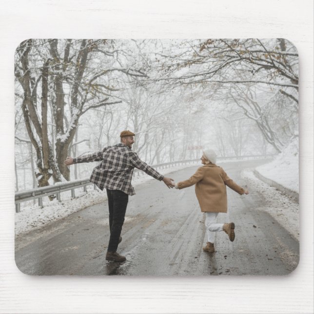 Custom Romantic Winter Couple Foto Mousepad (Vorne)