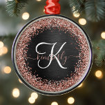 Custom Rose Gold Glitzer Black Sparkone Monogram Ornament Aus Metall<br><div class="desc">Dieses angesagte und elegante Ornament-Design mit hübschem,  vergoldeten Glitzer aus der Rose auf schwarz gebürstetem metallischem Hintergrund ist einfach zu personalisieren.</div>