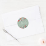 Custom Rücksendeadresse Green Christmas Botanical Runder Aufkleber<br><div class="desc">Niedliche Sage Green Botanical Custom Frohe Weihnachtsfeier Rücksendeadresse Klassischer Rundsticker</div>