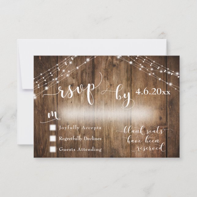Custom Rustic Wood & Lights Wedding RSVP Karte (Vorderseite)