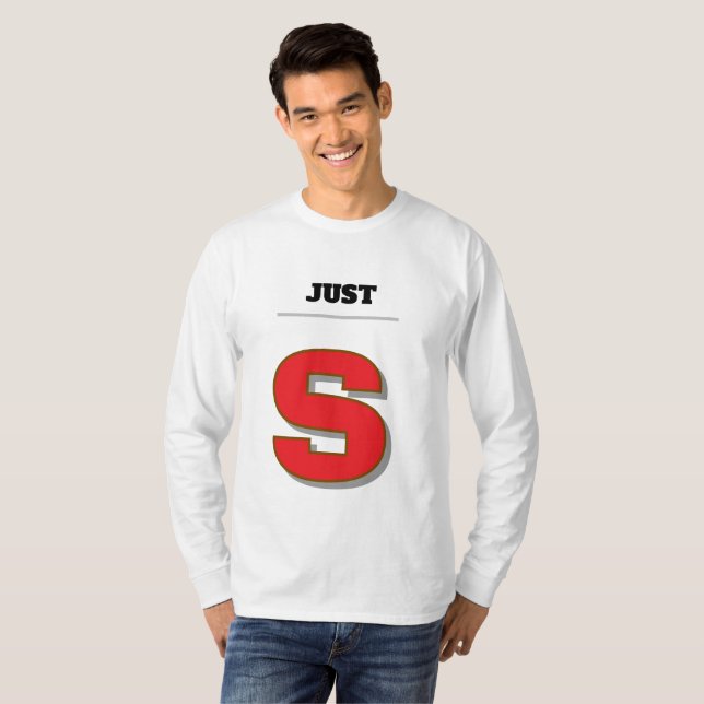 Custom Streetwear Typography  “JUST [YourLetter]”  T-Shirt (Vorne ganz)