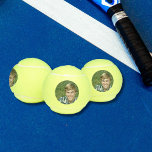 Custom Tennis Player Foto Personalisiert Sports Tennisbälle<br><div class="desc">Fügen Sie diesen Tennisbällen ein Foto hinzu,  um Ihren Lieblings-Tennisspieler ein besonderes Geschenk zu machen. Ideal für Geburtstage,  Abschlüsse,  Tennisauszeichnungen und vieles mehr.</div>