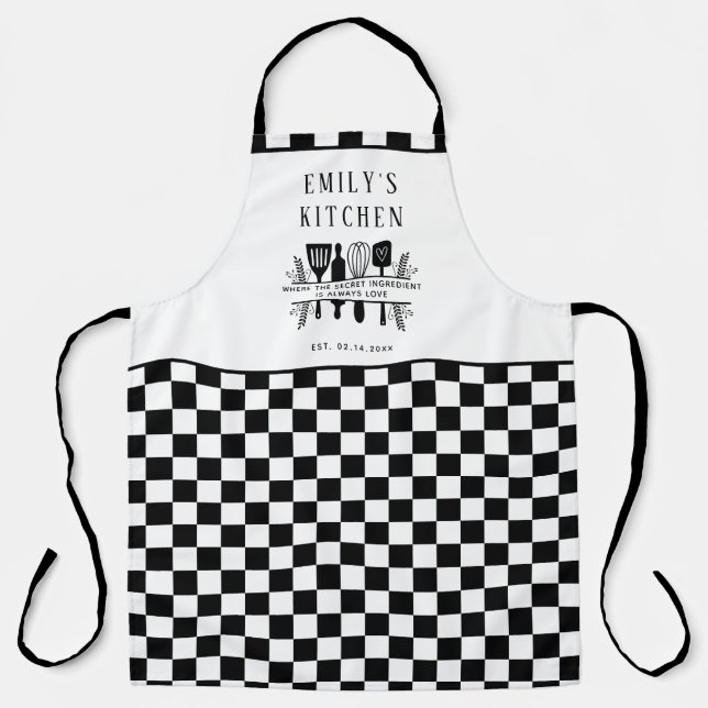 Custom Text, Black and White Checker Plaid Kitchen Schürze (Vorderseite)