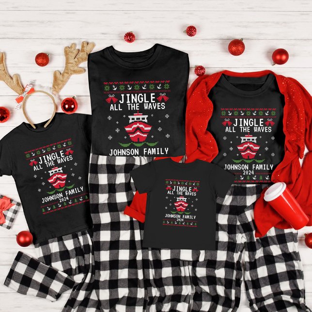 Custom Uggge Christmas Cruise Family Matching Grou T-Shirt (Von Creator hochgeladen)
