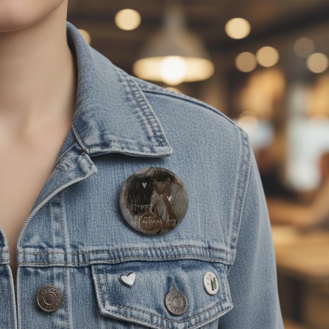 Custom Valentine's Day Romantic Couple Foto Button (Von Creator hochgeladen)