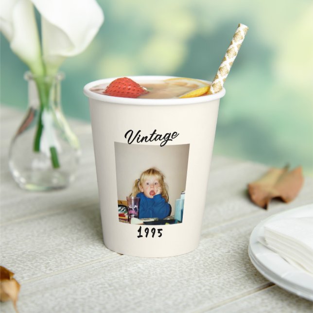 Custom Vintage Birthday Photo Retro Design Pappbecher (In Situ)