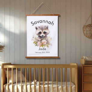 Custom Watercolor Baby Racoon Name & Birthdate Wandteppich Mit Holzrahmen