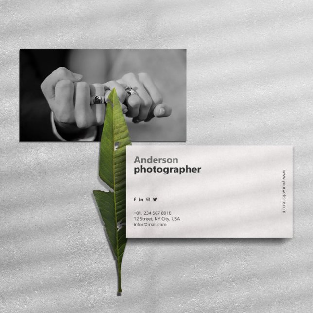 Custom Wedding Photography Minimalist Professional Visitenkarte (Von Creator hochgeladen)