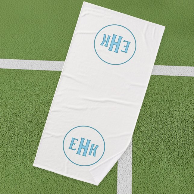 Custom White Towel with Initials Badehandtuch (Von Creator hochgeladen)