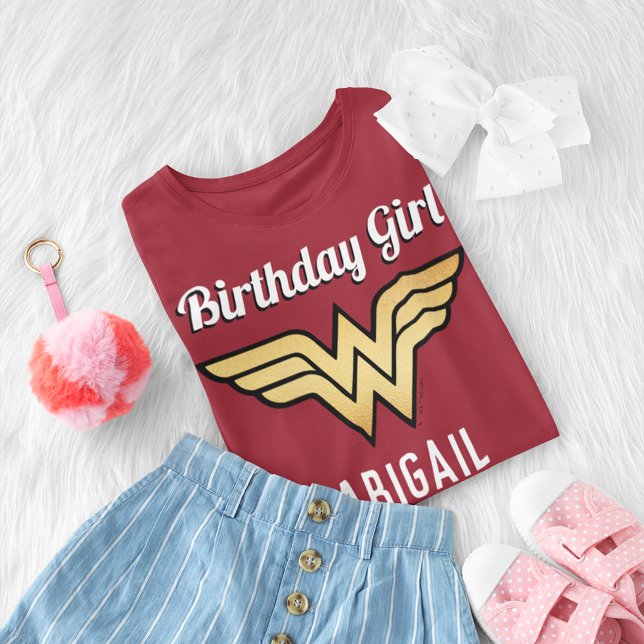 Custom Wonder Woman Golden Logo Geburtstag T-Shirt (Von Creator hochgeladen)