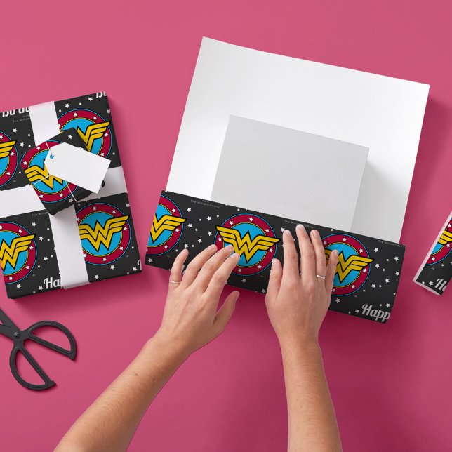 Custom Wonder Woman Happy Birthday Geschenkpapier (Von Creator hochgeladen)