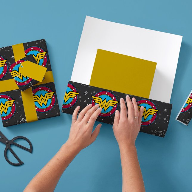 Custom Wonder Woman Weihnachts-Schneeflocke Geschenkpapier (Von Creator hochgeladen)