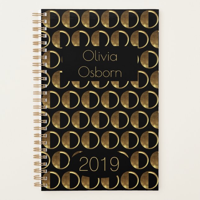 Custom Year 2019 Black Gold Monogram O Elegant Planer (Vorderseite)