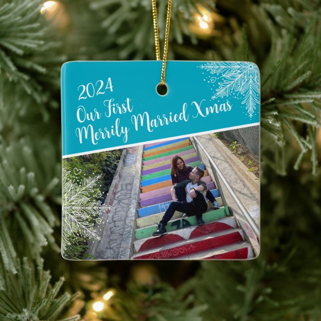 Custom Year Unser erstes Verheiratetes Xmas Foto Keramikornament (Baum)