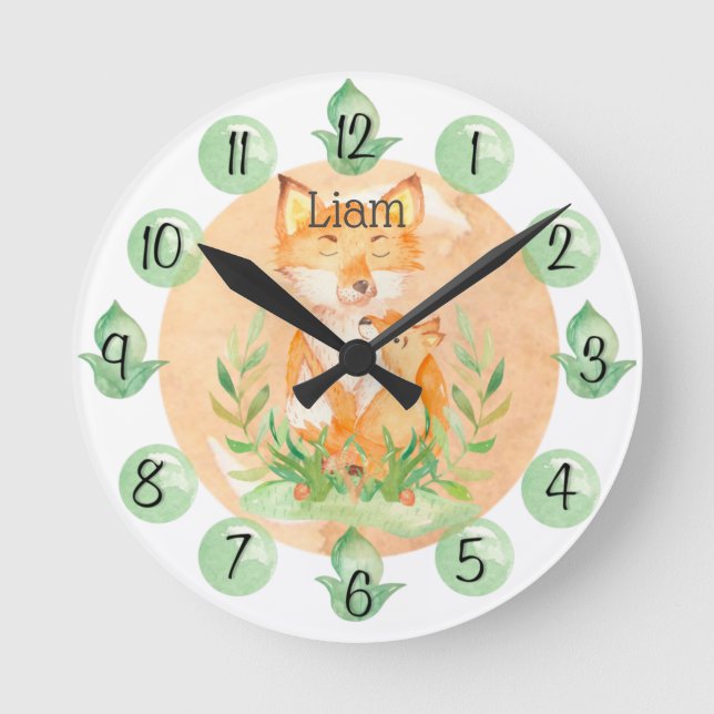 Customizable Leaf Baby Fox Nursery Clock Medium Runde Wanduhr (Vorderseite)