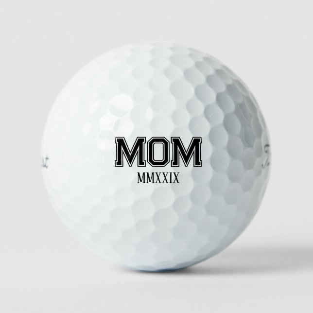 Customizable 'Mom' Established Roman Numerals Gift Golfball (Vorderseite)