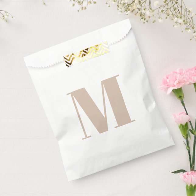 Customize monogram initial beige white gift geschenktütchen (Versiegelt)