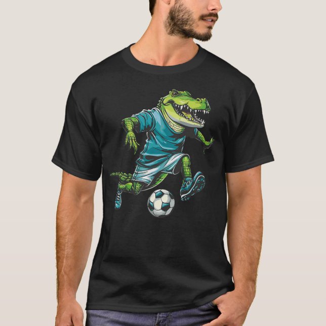 Cute Alligator Soccer Player Crocodile T-Shirt (Vorderseite)