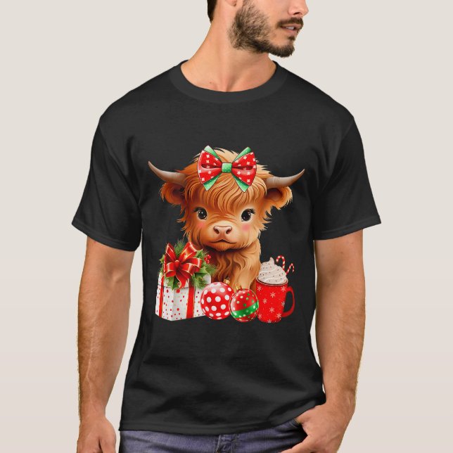 Cute Baby Highland Cow Merry Christmas Farmer Cow  T-Shirt (Vorderseite)