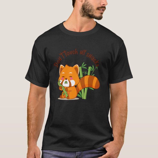 cute bear eating bamboo T-Shirt (Vorderseite)