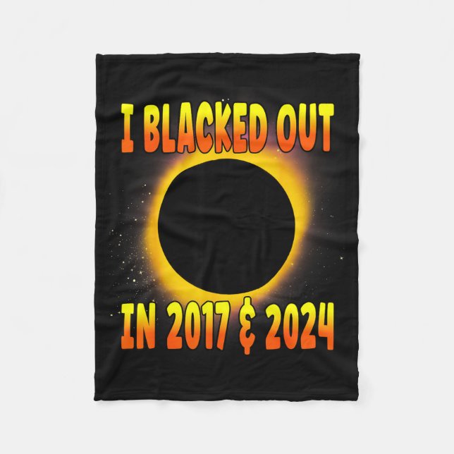 Cute Blacked Out 2017 Total Solar Fleecedecke (Vorderseite)