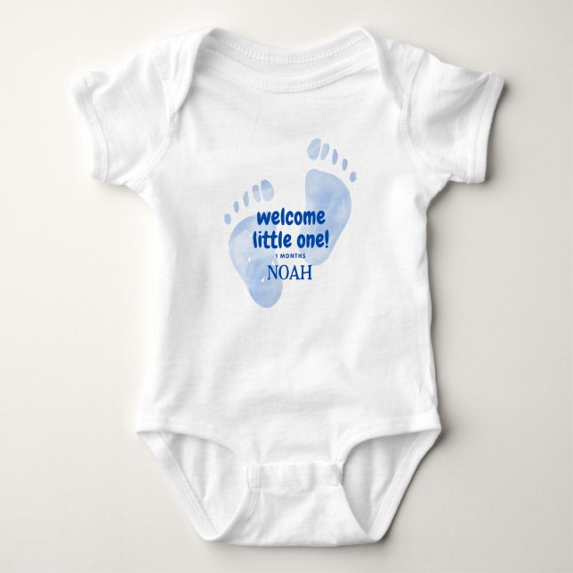 Cute Blue Baby Feet Welcome Little One Nursery Des Baby Strampler (Vorderseite)