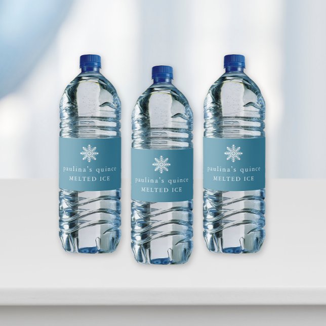 Cute Blue White Melted Ice Snowflake Quinceanera  Wasserflaschenetikett (Elegant blue "melted ice" water bottle labels for a wonderland quinceanera celebration.)
