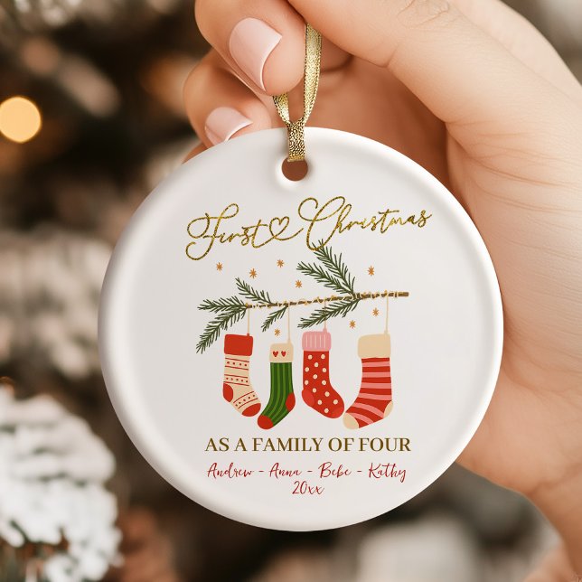 Cute Boho First Christmas Family of Four Keramik Ornament (Von Creator hochgeladen)