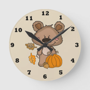 Cute Boppy Bear Autumn Clock Runde Wanduhr