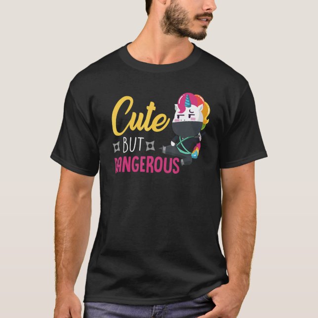Cute But Dangerous Ninja Unicorn T-Shirt (Vorderseite)