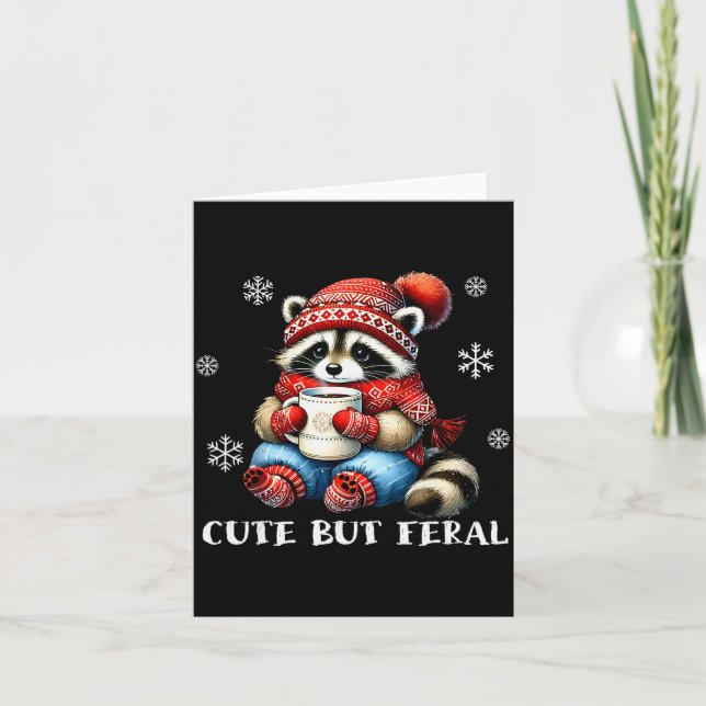 Cute But Feral Raccoon Drink Hot Cocoa Christmas W Karte (Vorderseite)