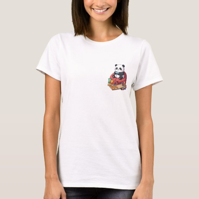 Cute Cartoon Panda Gamer Playing on Beanbag T-Shirt (Vorderseite)