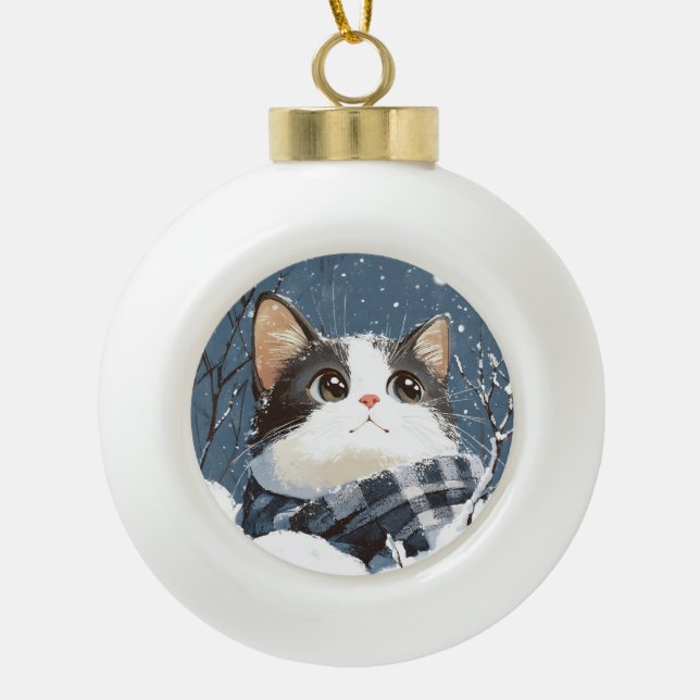 Cute cat cozy winter snow keramik Kugel-Ornament (Vorderseite)