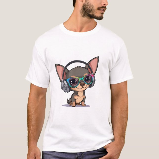Cute Chihuahua With Headphone & Sunglasses T-Shirt (Vorderseite)