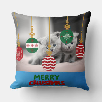 Cute Christmas Kittens Decorative Pillow Kissen