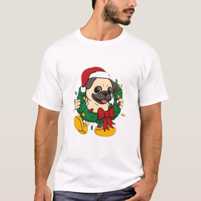 Cute Christmas Pug with Festive Wreath T-Shirt (Vorderseite)