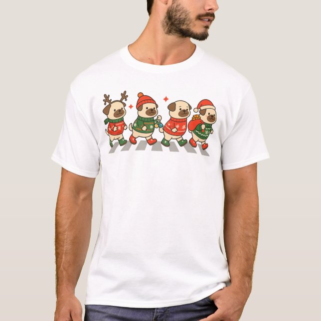 Cute Christmas Pugs Crossing in Festive Sweaters T-Shirt (Vorderseite)