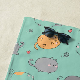 Cute & Cozy Sleepy Cat Dreams Pattern Strandtuch