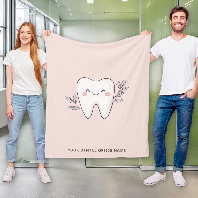 Cute Dental Office Personalized Pink Fleecedecke (Von Creator hochgeladen)