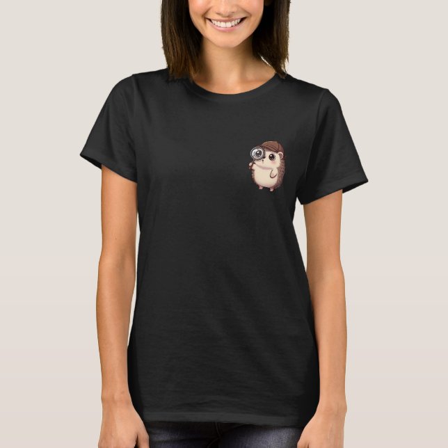 Cute Detective Hedgehog with Magnifying Glass T-Shirt (Vorderseite)
