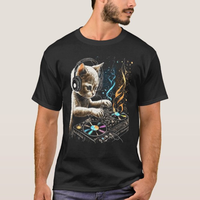 Cute DJ Cat Spinning Feline Grooves T-Shirt (Vorderseite)