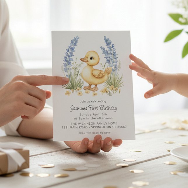 Cute Duckling Garden First Birthday QR Code  Einladung (Von Creator hochgeladen)